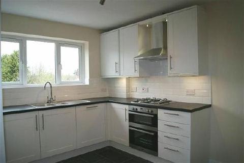 3 bedroom flat to rent, Packhorse Road, Gerrards Cross, Buckinghamshire