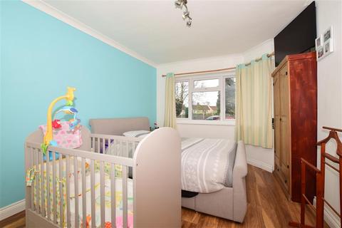 23 Ryebridge Close, Leatherhead, KT22 7QH