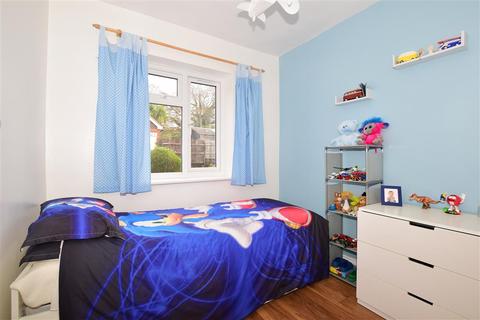 23 Ryebridge Close, Leatherhead, KT22 7QH