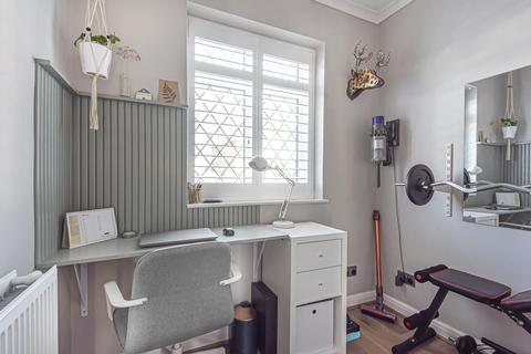 8 Whitehall Road, Bromley, BR2 9SQ