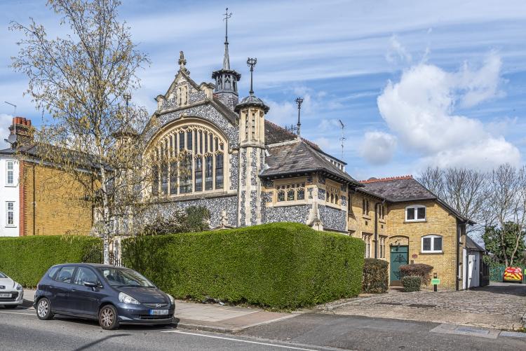 Creighton Avenue East Finchley N2 2 bed apartment £1,400 pcm (£323 pw)