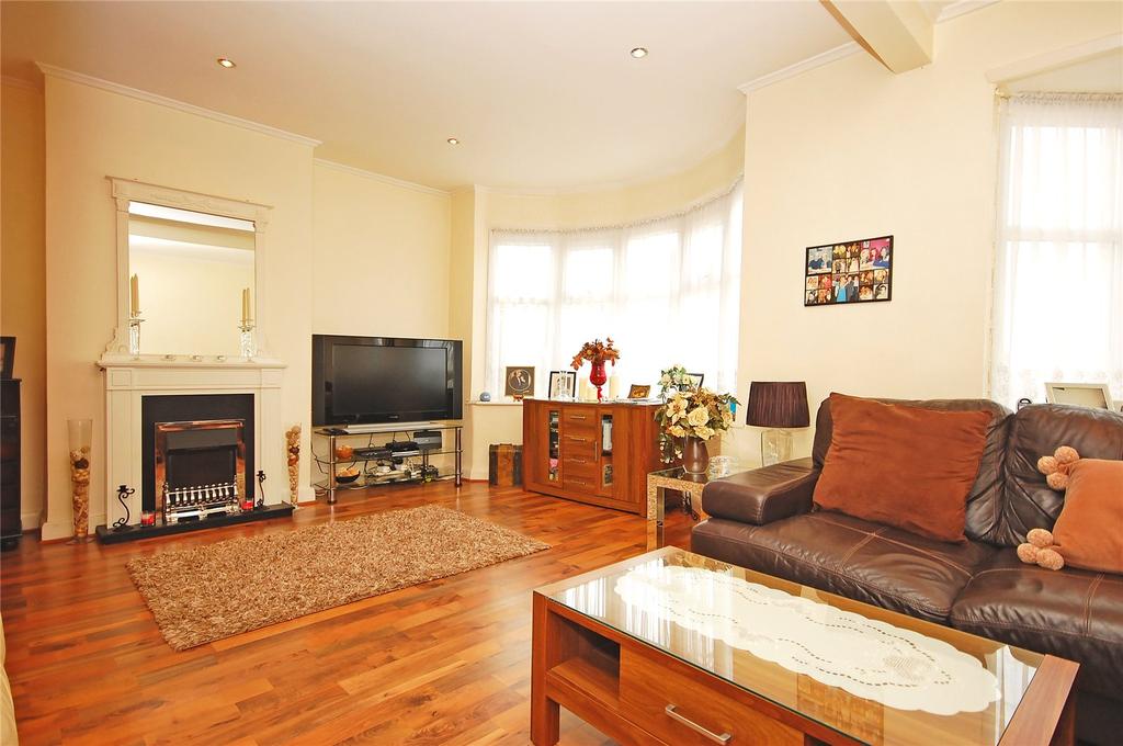Russell Lane, London, N20 4 bed semidetached house £700,000