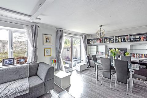 14 Kingsley Drive, Marlow, SL7 3QR