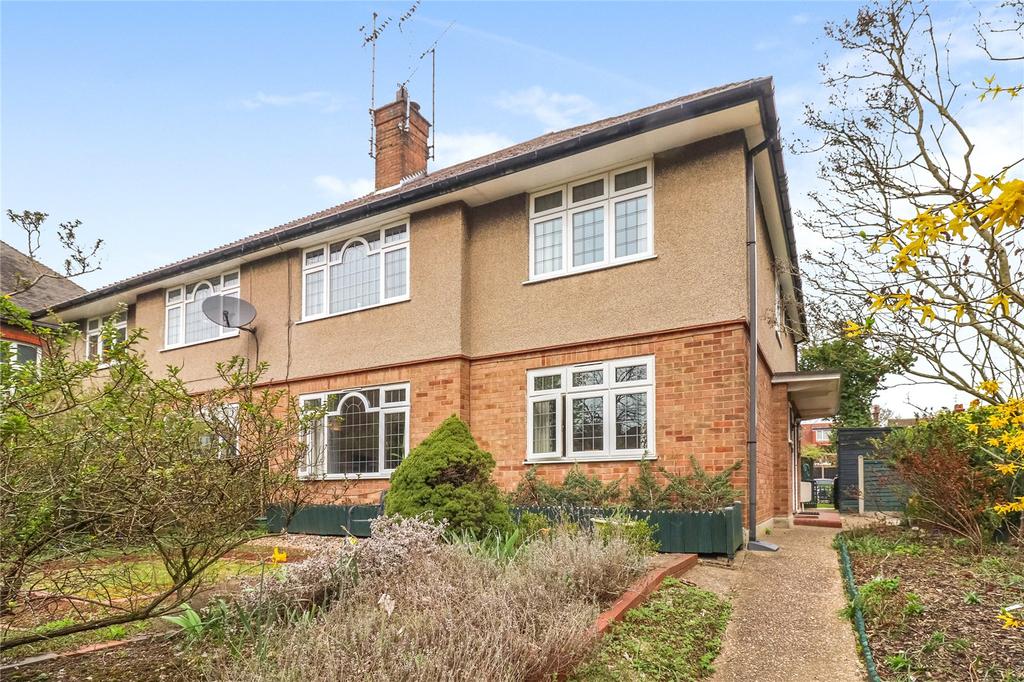 Hempstead Road, Watford, WD17 2 bed £370,000