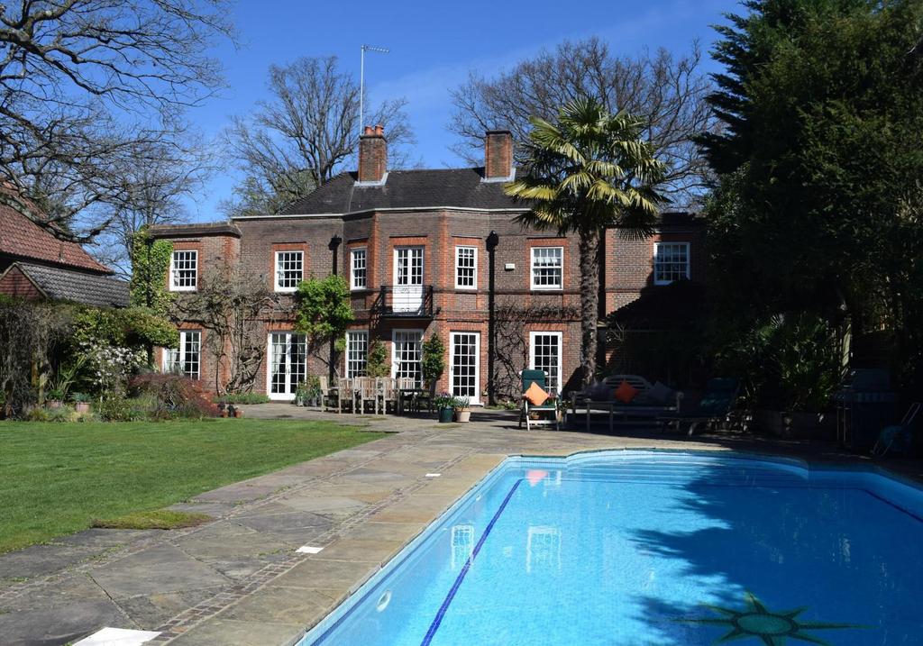 Queens Road, WaltonOnThames, KT12 5 bed detached house £2,250,000