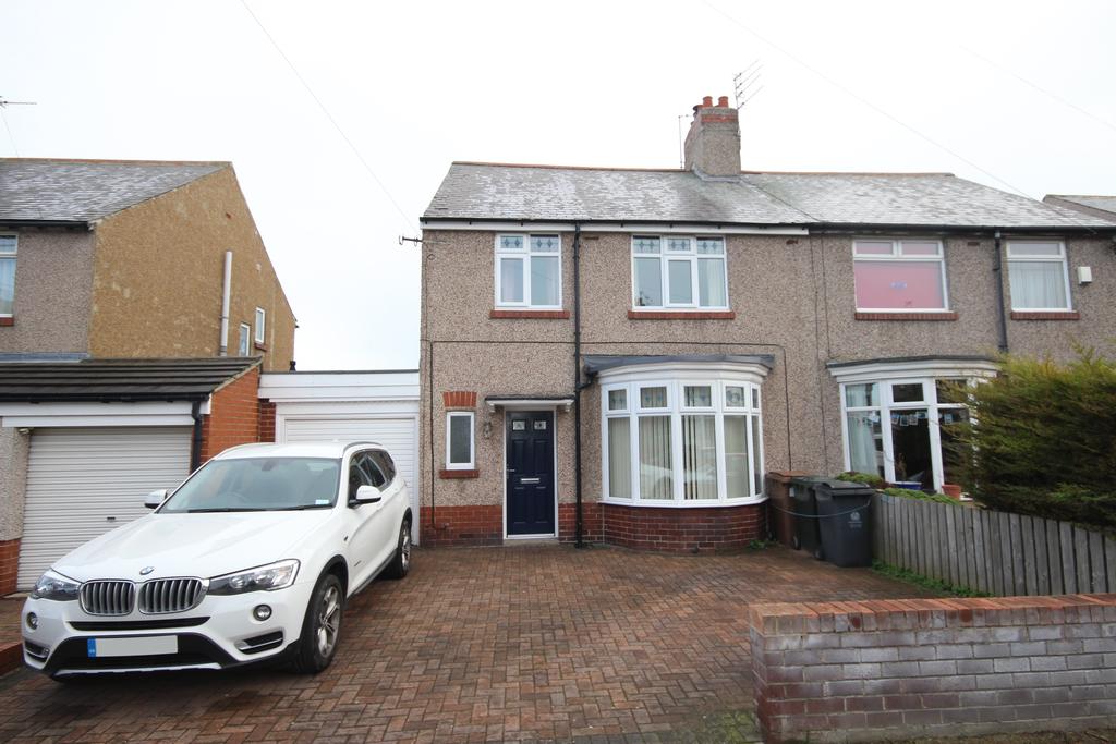 Hermiston, Monkseaton, Whitley Bay... 3 bed semidetached house £290,000