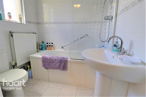 Fowey Barrow Hall Road, Little Wakering, Southend-on-sea, SS3 0QW