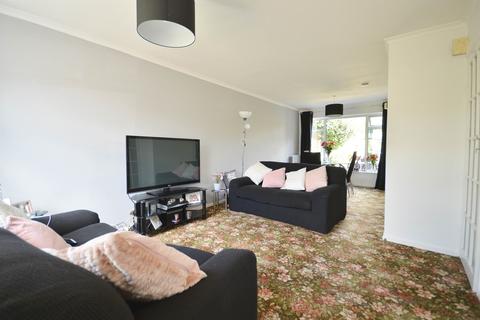 18 Walnut Close, Nuneaton, CV10 0JB