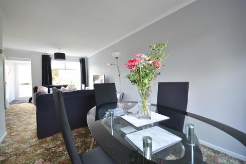 18 Walnut Close, Nuneaton, CV10 0JB