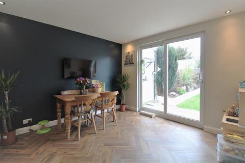 2 Elm Grove, Erith, DA8 3BL