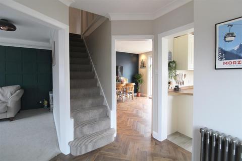 2 Elm Grove, Erith, DA8 3BL