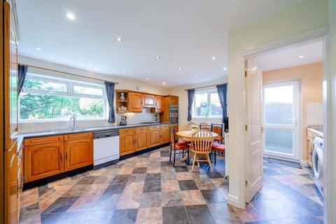 24 Bexmore Drive, Streethay, Lichfield, WS13 8LB
