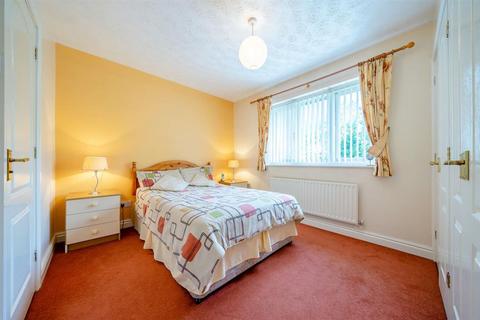24 Bexmore Drive, Streethay, Lichfield, WS13 8LB