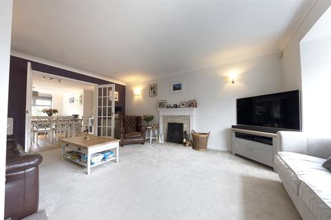 10 Thorpe Close, Wokingham, RG41 2PW