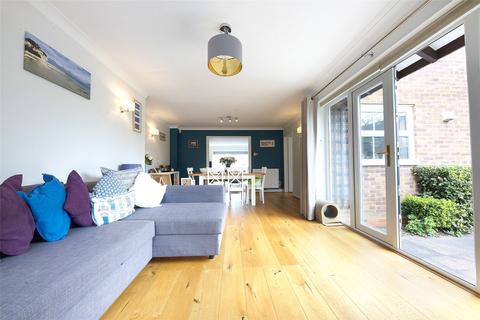 10 Thorpe Close, Wokingham, RG41 2PW