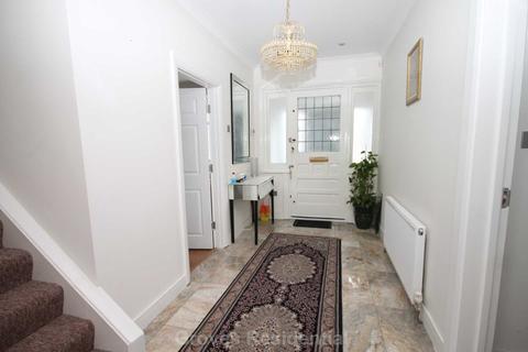 4 Traps Lane, New Malden, KT3 4RR
