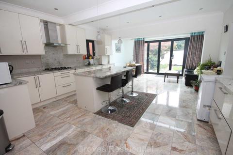 4 Traps Lane, New Malden, KT3 4RR