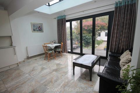4 Traps Lane, New Malden, KT3 4RR