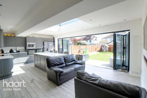 13 Millbrook Gardens, Gidea Park, Romford, RM2 5RP