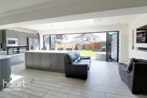 13 Millbrook Gardens, Gidea Park, Romford, RM2 5RP