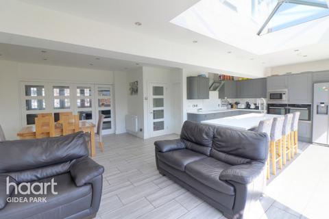 13 Millbrook Gardens, Gidea Park, Romford, RM2 5RP