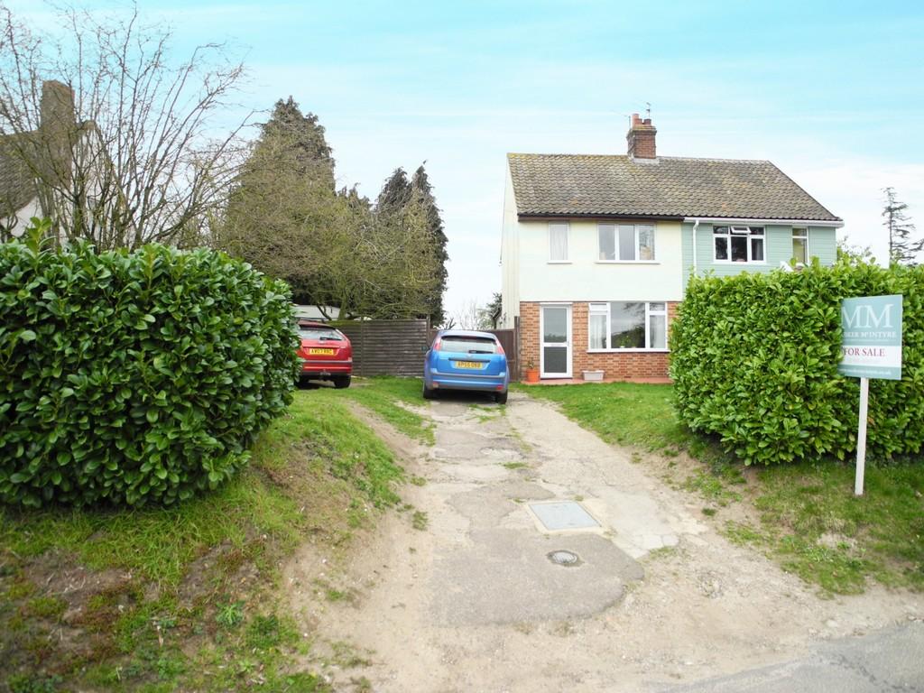 Loddon Road, Norton Subcourse, Norwich 3 bed semidetached house £275,000