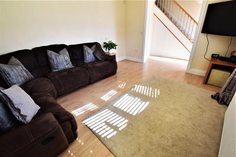 2 Aldrin Close, Stanford-le-hope, SS17 7DA