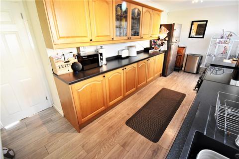 2 Aldrin Close, Stanford-le-hope, SS17 7DA