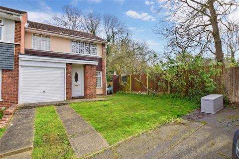 8 Wray Close, Hornchurch, RM11 1JX