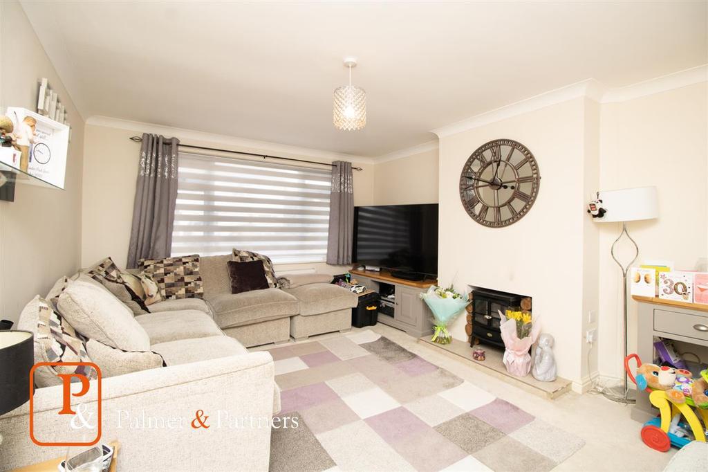 Broadlands Way, Colchester, CO4 3 bed semidetached house £285,000