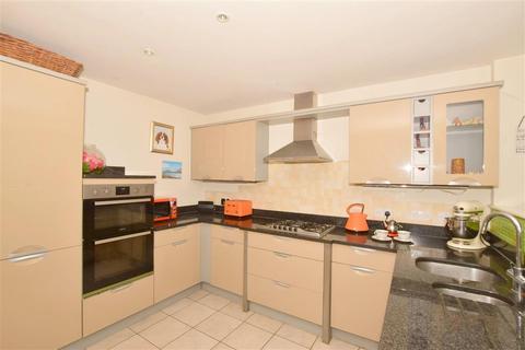 6 Halton Road, Kenley, CR8 5GN