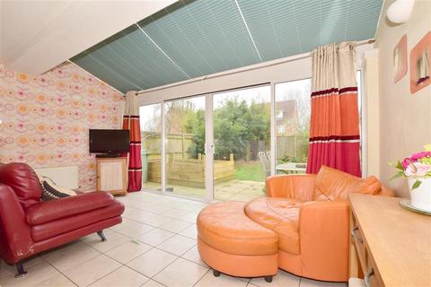 6 Halton Road, Kenley, CR8 5GN