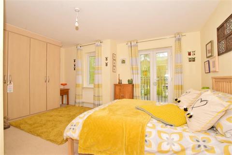 6 Halton Road, Kenley, CR8 5GN