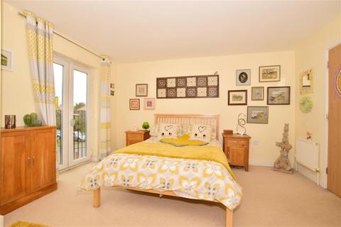 6 Halton Road, Kenley, CR8 5GN