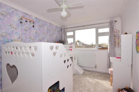66 Artemis Close, Gravesend, DA12 2QN