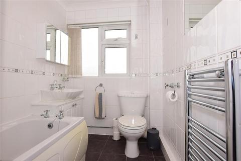 66 Artemis Close, Gravesend, DA12 2QN
