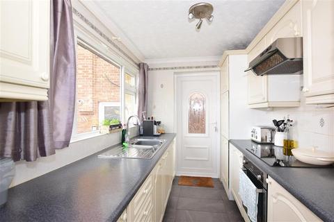 66 Artemis Close, Gravesend, DA12 2QN