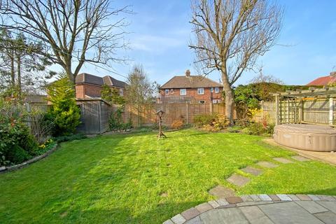 4 Almsford Walk, Harrogate, HG2 8EL