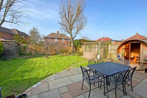 4 Almsford Walk, Harrogate, HG2 8EL
