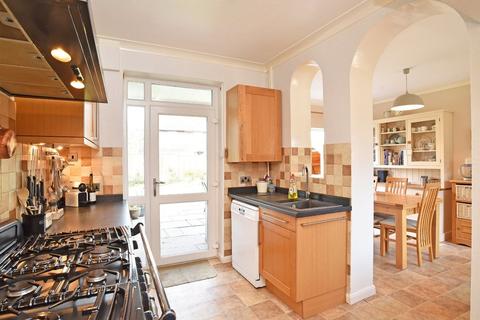 4 Almsford Walk, Harrogate, HG2 8EL