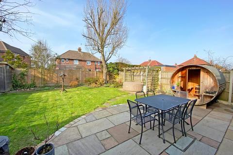 4 Almsford Walk, Harrogate, HG2 8EL