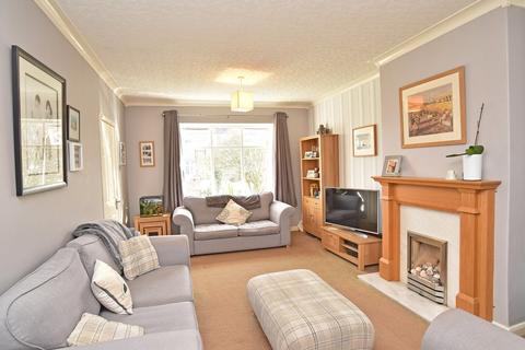 4 Almsford Walk, Harrogate, HG2 8EL