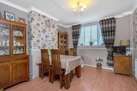 5 Alnwick Road, London, SE12 9BZ