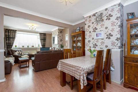 5 Alnwick Road, London, SE12 9BZ