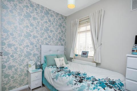 5 Alnwick Road, London, SE12 9BZ