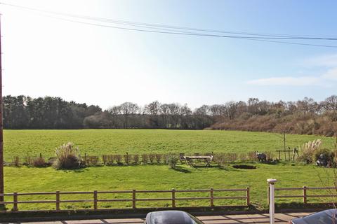 7 Howard Close, Walton On The Hill, Tadworth, KT20 7QF