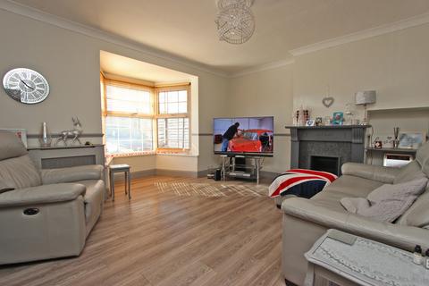 7 Howard Close, Walton On The Hill, Tadworth, KT20 7QF