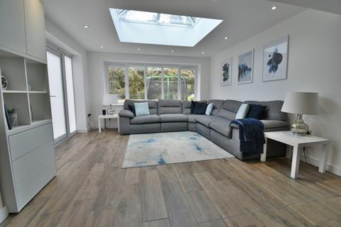 51 Sutton Crescent, Barton Under Needwood, Burton-on-trent, DE13 8FE