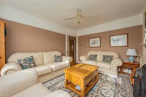 33 Cuddington Avenue, Worcester Park, KT4 7DB