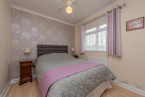 33 Cuddington Avenue, Worcester Park, KT4 7DB
